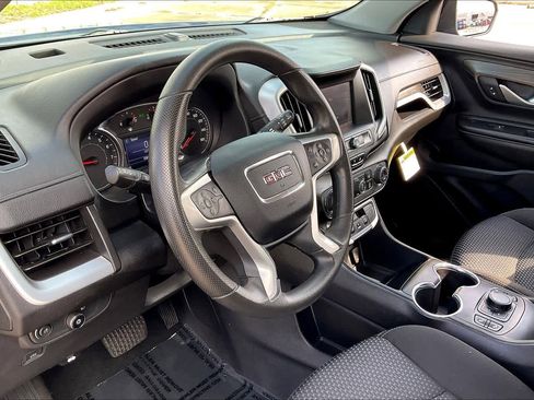 Used 2022 GMC Terrain SLE w/ Driver Convenience Package image 13