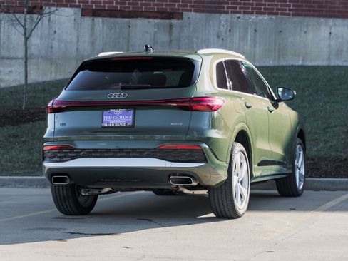 Used 2025 Audi Q5 Premium Plus w/ Premium Plus image 4