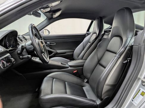 Used 2022 Porsche 718 Cayman T image 16