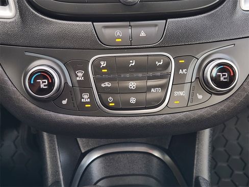 Used 2024 Chevrolet Malibu LT image 21