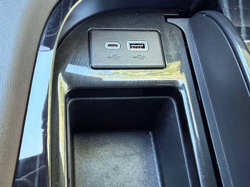 Used 2024 Cadillac Escalade ESV Sport AWD/4WD image 27