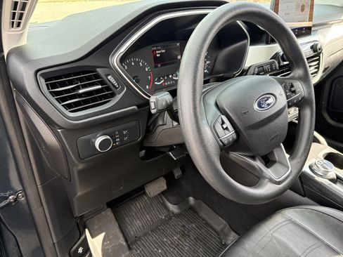 Used 2022 Ford Escape SE image 30