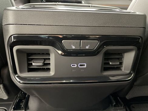 Used 2024 GMC Sierra 1500 AT4 w/ Technology Package image 21