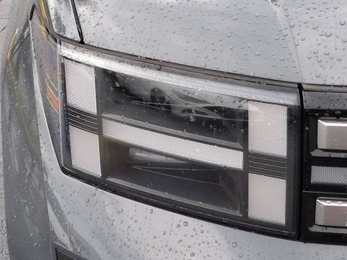 Certified 2025 Hyundai Santa Fe SE FWD image 10
