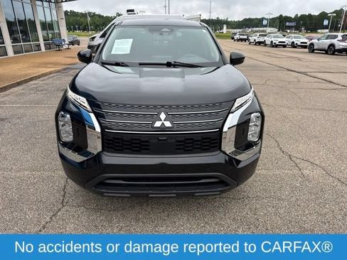 Used 2023 Mitsubishi Outlander ES AWD/4WD image 2