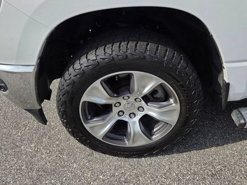 Used 2023 RAM 1500 Laramie AWD/4WD image 15