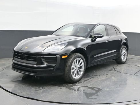 New 2025 Porsche Macan image 1
