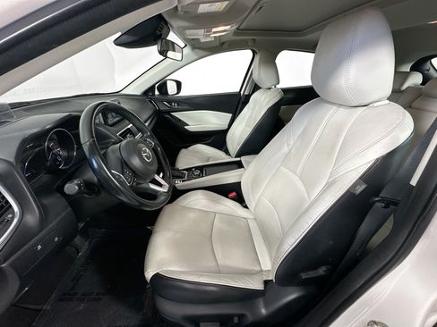 Used 2018 MAZDA MAZDA3 Grand Touring FWD image 22
