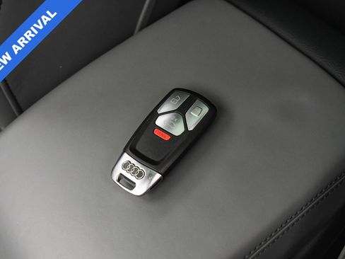 Used 2025 Audi SQ5 Premium Plus image 21