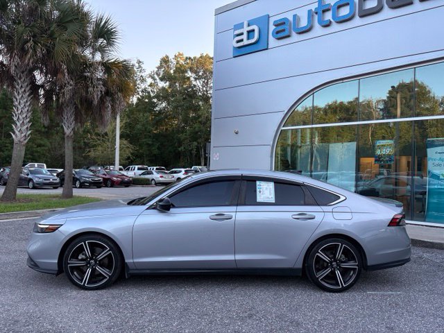 Used 2023 Honda Accord Sport image 3