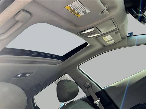 Used 2020 Kia Niro Touring FWD image 26