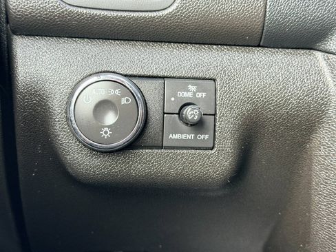 Used 2015 Buick Enclave Premium FWD image 37