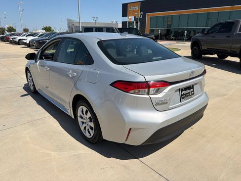 Used 2024 Toyota Corolla LE FWD image 3