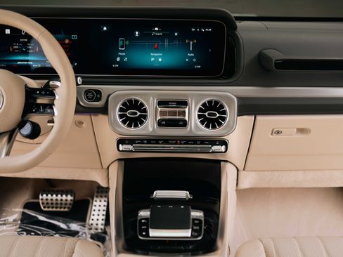 Used 2025 Mercedes-Benz G 63 AMG 4MATIC image 9