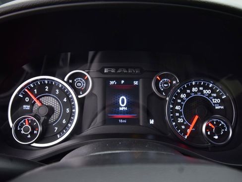 New 2026 RAM 1500 4x4 Crew Cab image 21