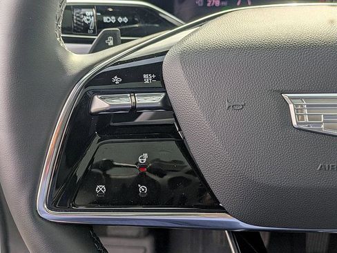 Certified 2025 Cadillac Lyriq Luxury image 17