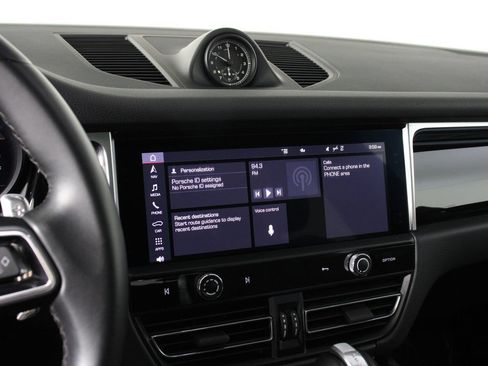Certified 2023 Porsche Macan AWD/4WD image 13