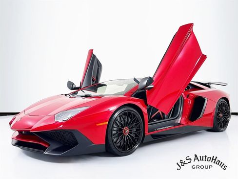 Used 2016 Lamborghini Aventador LP 750-4 Superveloce AWD/4WD image 3