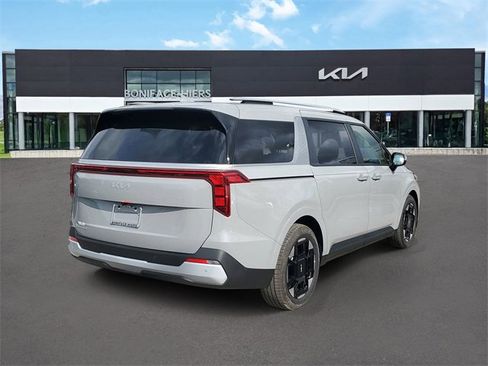 New 2026 Kia Carnival EX image 4