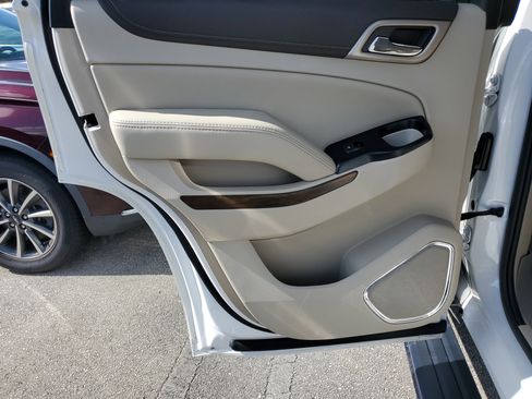 Used 2019 GMC Yukon Denali w/ Denali Ultimate Package image 12