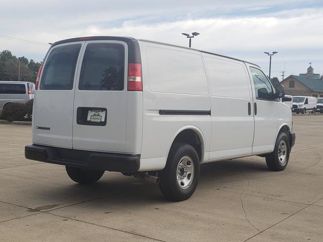Used 2018 Chevrolet Express 2500 w/ Driver Convenience Package RWD image 5