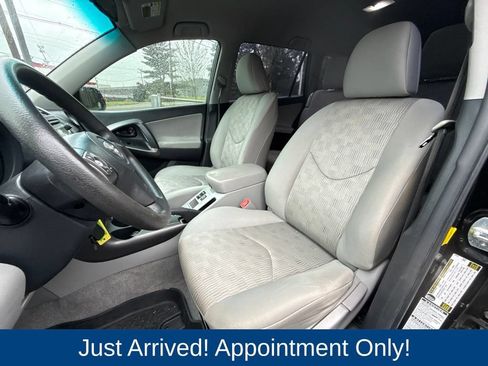Used 2012 Toyota RAV4 4WD w/ Value Pkg image 9