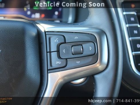 Used 2024 Chevrolet Suburban Premier image 16