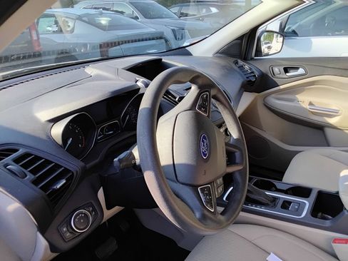 Used 2017 Ford Escape SE FWD image 7