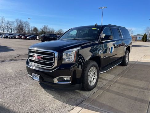 Used 2018 GMC Yukon XL SLT image 2