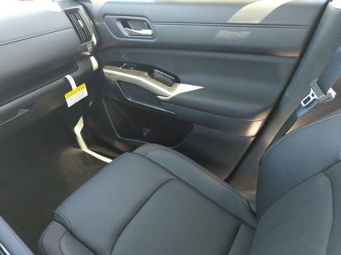 New 2026 Nissan Pathfinder SL FWD image 29