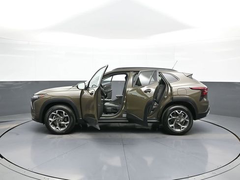 Used 2024 Chevrolet Trax LT w/ Driver Confidence Package image 41