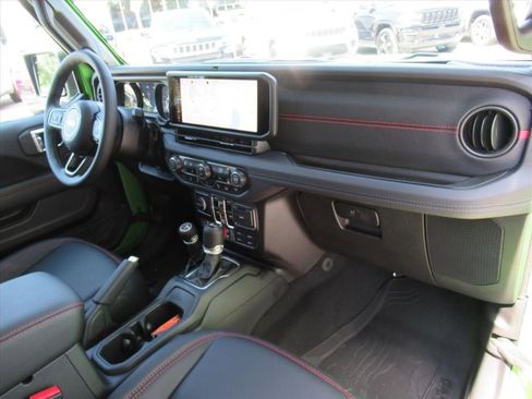 New 2025 Jeep Wrangler Unlimited Rubicon w/ Technology Group image 11