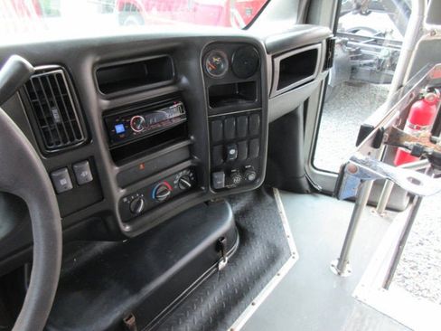 Used 2009 Chevrolet Kodiak C4500 2WD Regular Cab image 7