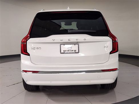 Used 2025 Volvo XC90 B5 Plus image 10