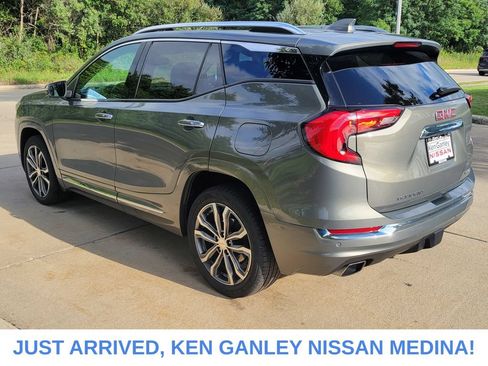 Used 2018 GMC Terrain Denali w/ Advanced Safety Package AWD/4WD image 5