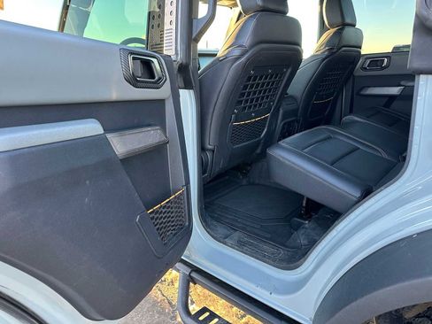 Used 2021 Ford Bronco Badlands w/ Sasquatch Package image 17