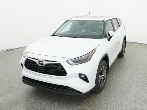 New 2026 Toyota Highlander XLE image 4