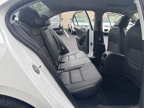Used 2017 Volkswagen Jetta SE FWD image 25