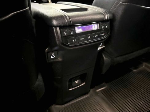 Used 2025 Toyota Grand Highlander AWD Hybrid image 30