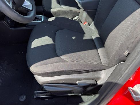 Used 2023 Jeep Renegade Latitude AWD/4WD image 25