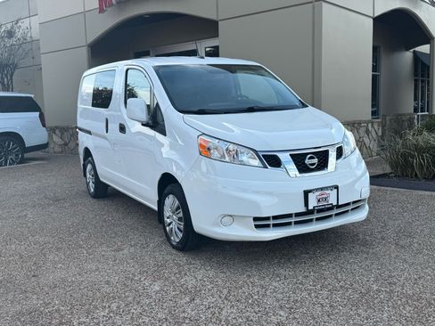 Used 2017 Nissan NV200 SV w/ Technology Package image 1