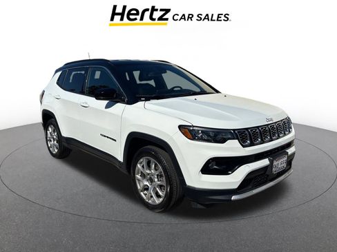 Used 2025 Jeep Compass Limited image 1