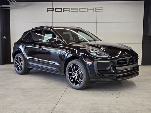 Certified 2025 Porsche Macan Base image 12
