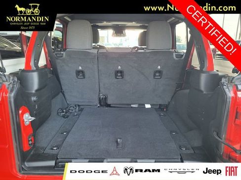 Certified 2025 Jeep Wrangler Unlimited Rubicon w/ Convenience Group AWD/4WD image 20