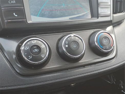 Used 2014 Toyota RAV4 LE image 7