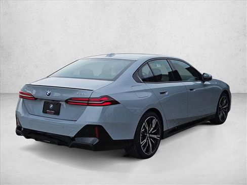 Used 2027 BMW 530i w/ M Sport Package RWD image 2