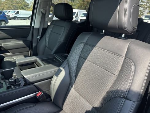 Used 2024 Toyota Tundra Limited image 12