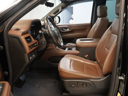 Used 2022 Chevrolet Tahoe High Country w/ Premium Package AWD/4WD image 5