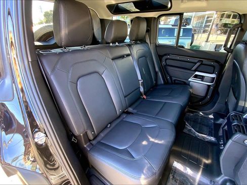 Used 2024 Land Rover Defender 110 S image 19