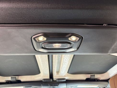 Used 2020 Jeep Gladiator Rubicon w/ Uconnect 4C Nav & Sound Group image 46